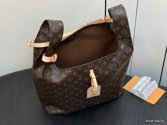 First bag ru GM Atlantis LOUIS VUITTON 0729